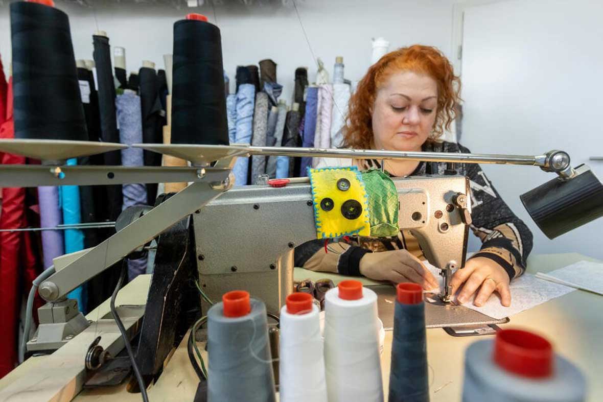 Genuine handwork: tailor Eli Arabadzhiev (45) makes exclusive clothing in the sewing room.